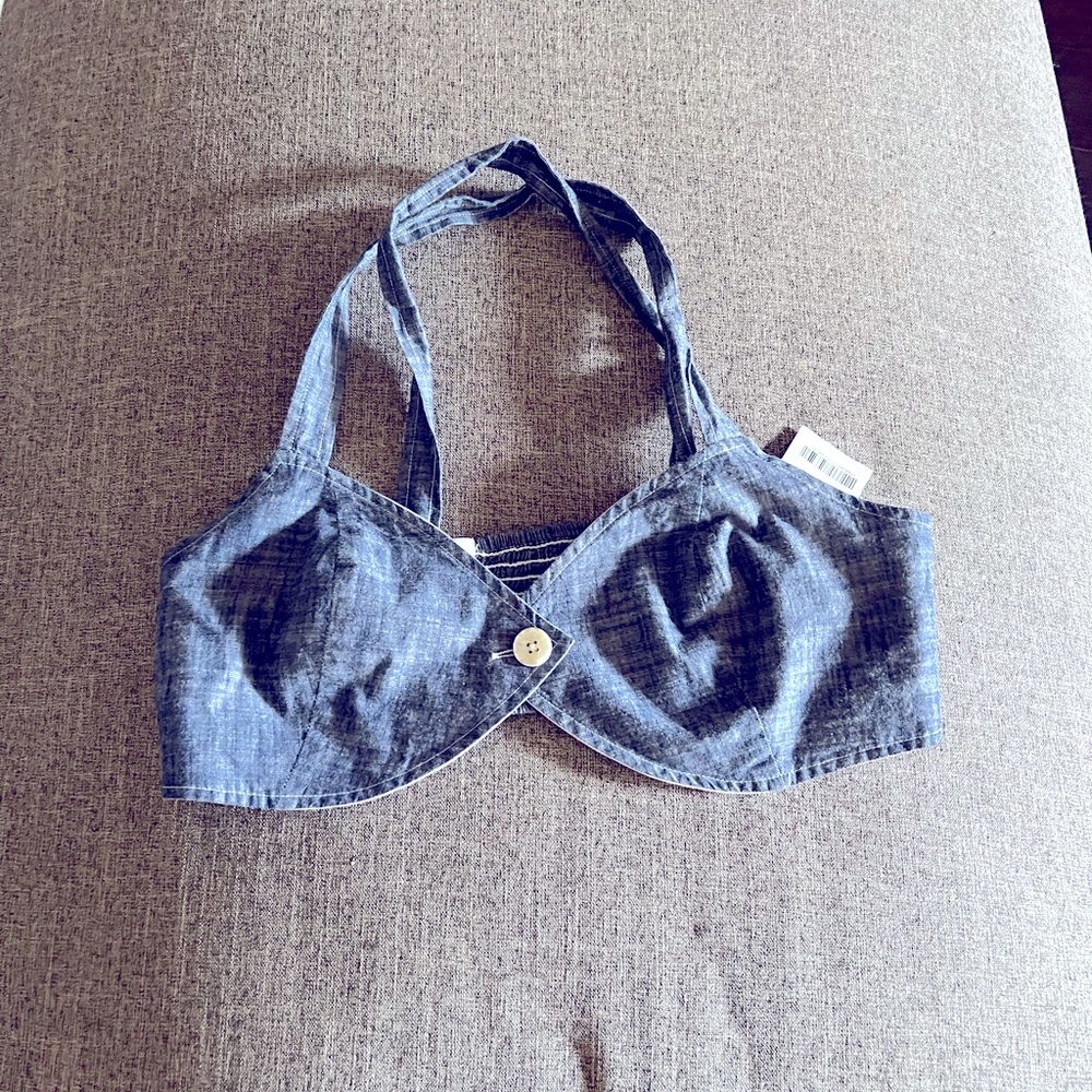 Adorable crop top!